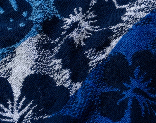 Close-up on the cotton surface on our Maui Cotton Beach Towel.