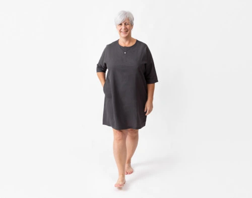 Front view of a woman wearing our Linen Blend Lounge Tunic in Black Pearl.