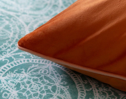 Close-up on the corner of our Fiji Pillow Sham.