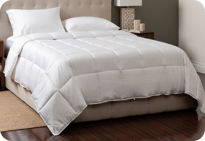Our Kapok Komfort Duvet on a Queen bed.