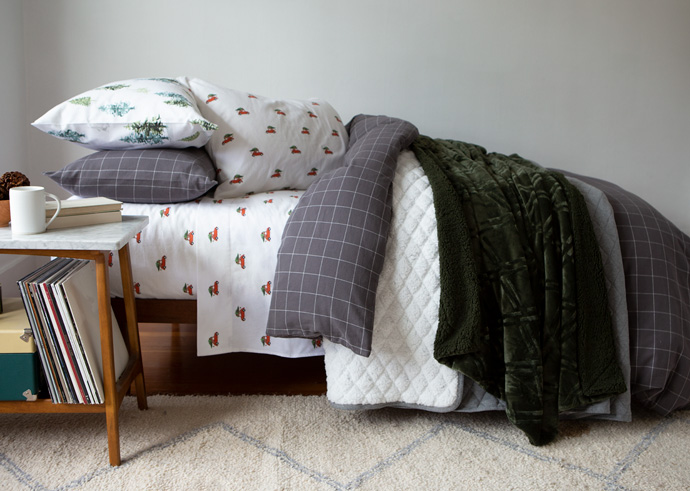 Cold Weather Bedding Essentials: How to Layer a Bed for Winter in 5 Steps -  QE Home
